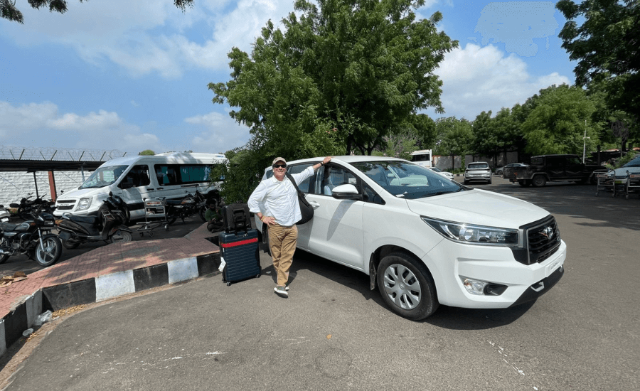 Affordable taxi service in Jodhpur for sightseeing, local travel, and airport transfers