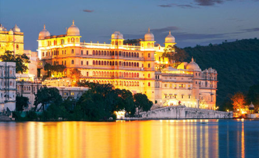 Taxi Service in Udaipur by JTS Cab – Reliable and Affordable Cab Booking