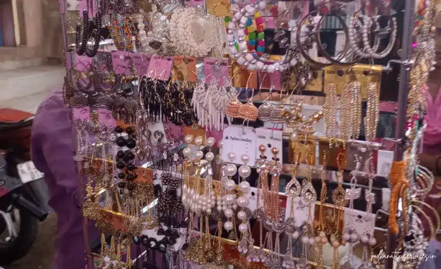 Jodhana Taxi Services cab for Sitla Mata temple visit